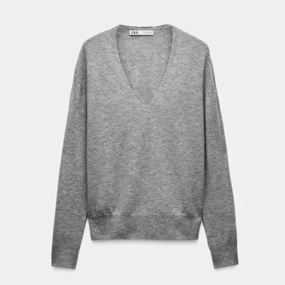 NWOT- Zara basic knit long sleeve top - Fits S/M - Picture 1 of 2